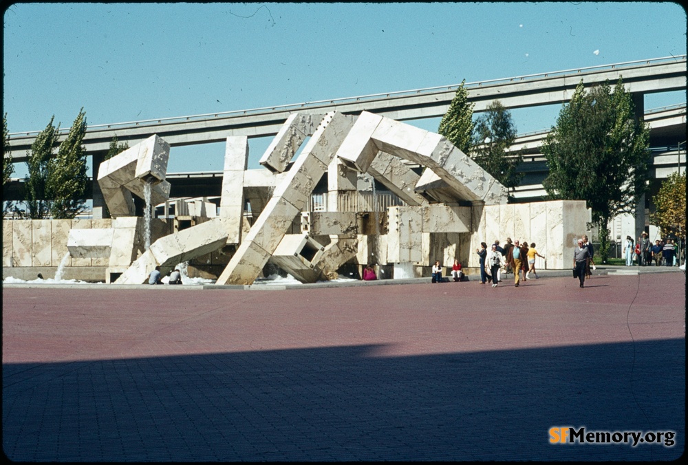 Vaillancourt Fountain