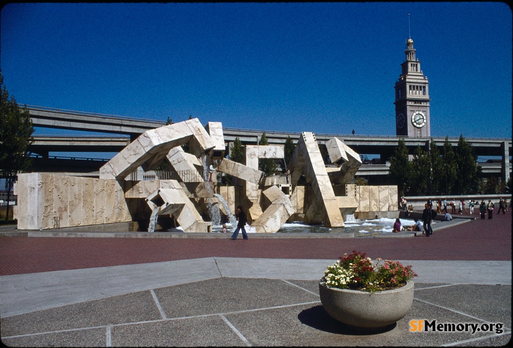 Vaillancourt Fountain