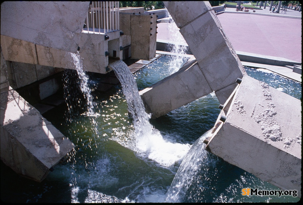 Vaillancourt Fountain