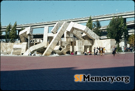 Vaillancourt Fountain