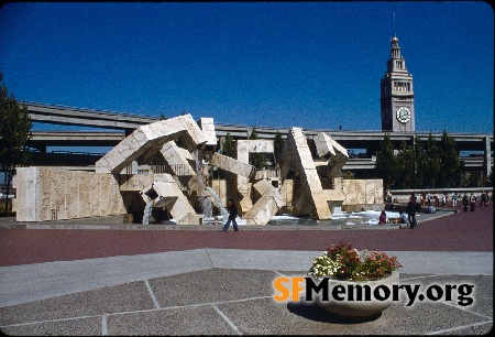 Vaillancourt Fountain