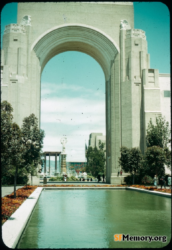 GGIE, Arch of Triumph,1939